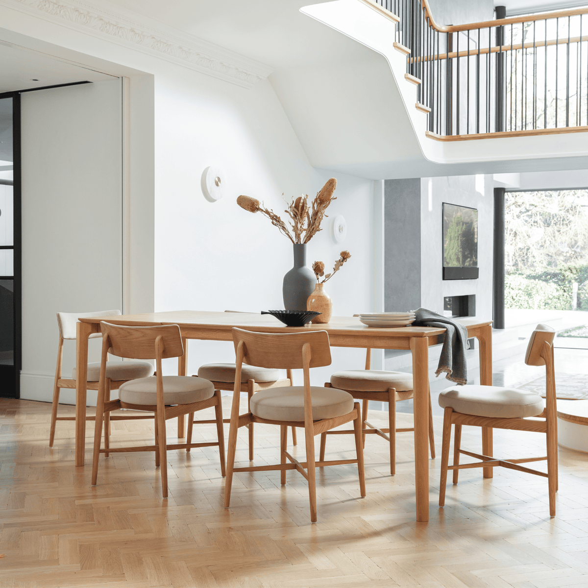 Chalfont Extending Oak Dining Table Set (135cm - 190cm)